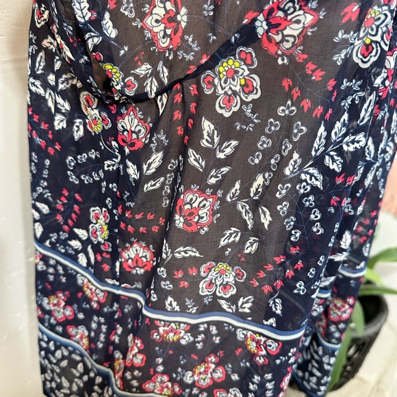 NEW GAP - Mixed Pattern Flutter Sleeve Tie Front Top - Picture 2 of 5